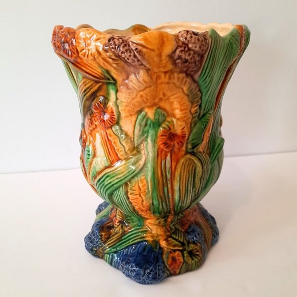Art Nouveau-Style DRIP GLAZE VASE, Underwater Scene in Colorful Relief, 8" x 6" - Picture 11 of 11